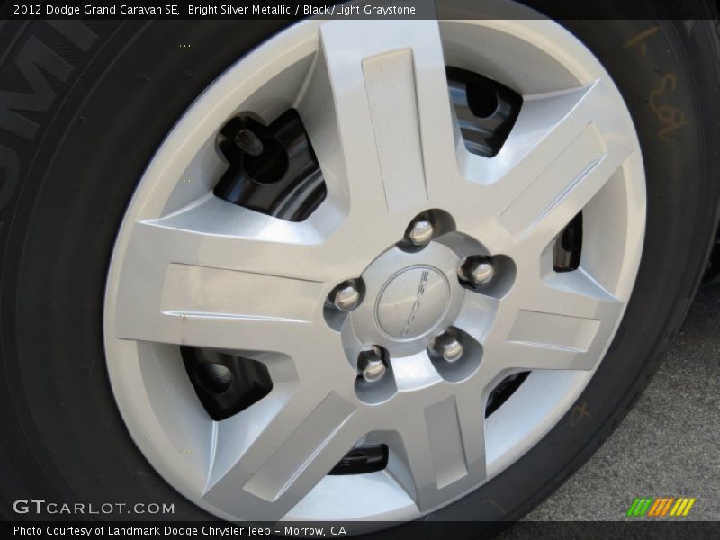 Bright Silver Metallic / Black/Light Graystone 2012 Dodge Grand Caravan SE