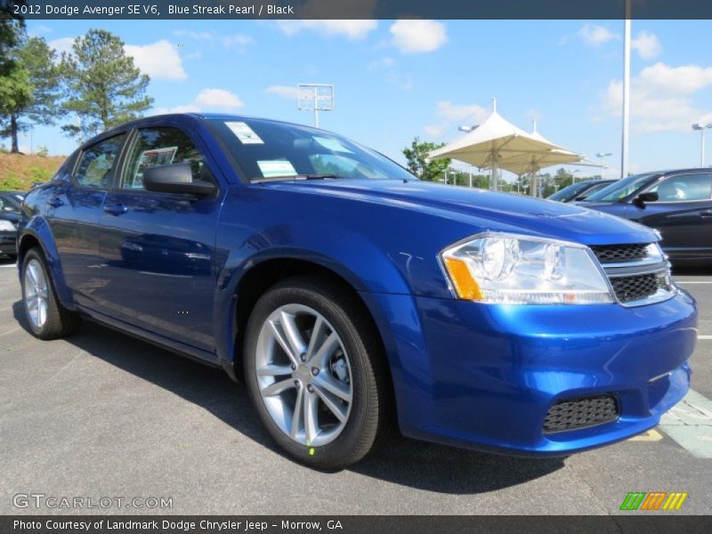 Front 3/4 View of 2012 Avenger SE V6