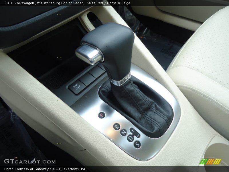 Salsa Red / Cornsilk Beige 2010 Volkswagen Jetta Wolfsburg Edition Sedan