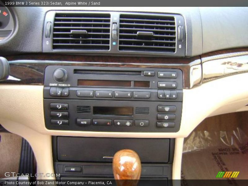 Alpine White / Sand 1999 BMW 3 Series 323i Sedan