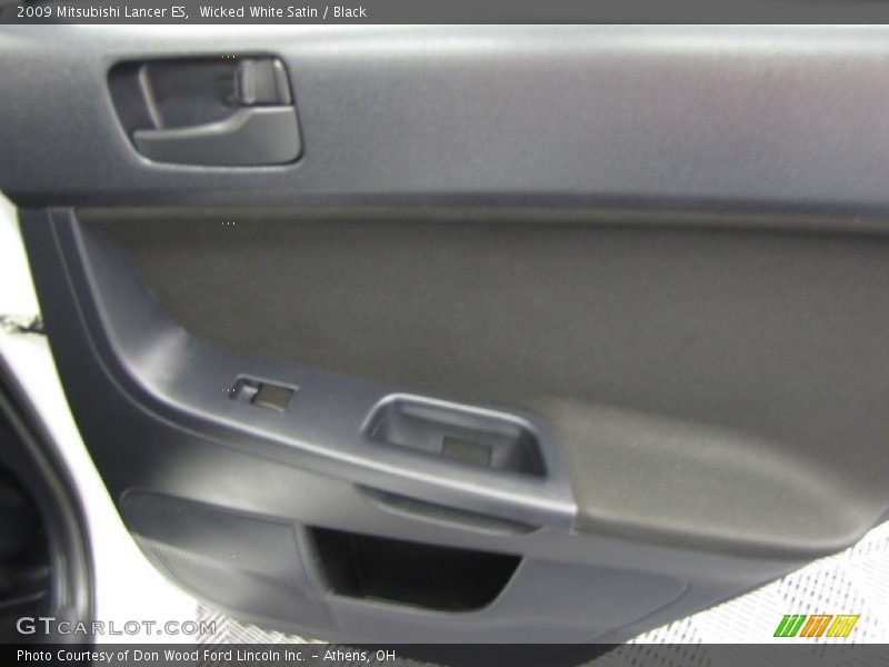 Wicked White Satin / Black 2009 Mitsubishi Lancer ES