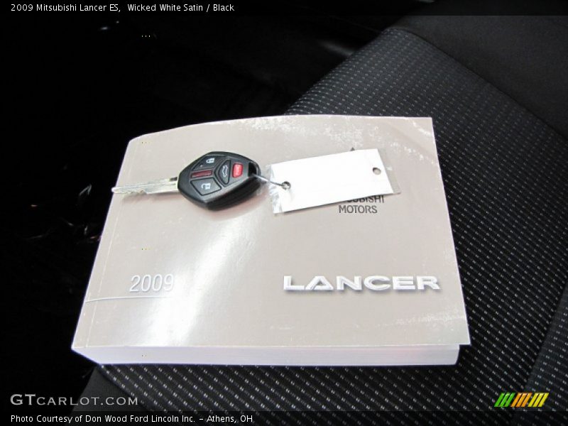 Wicked White Satin / Black 2009 Mitsubishi Lancer ES