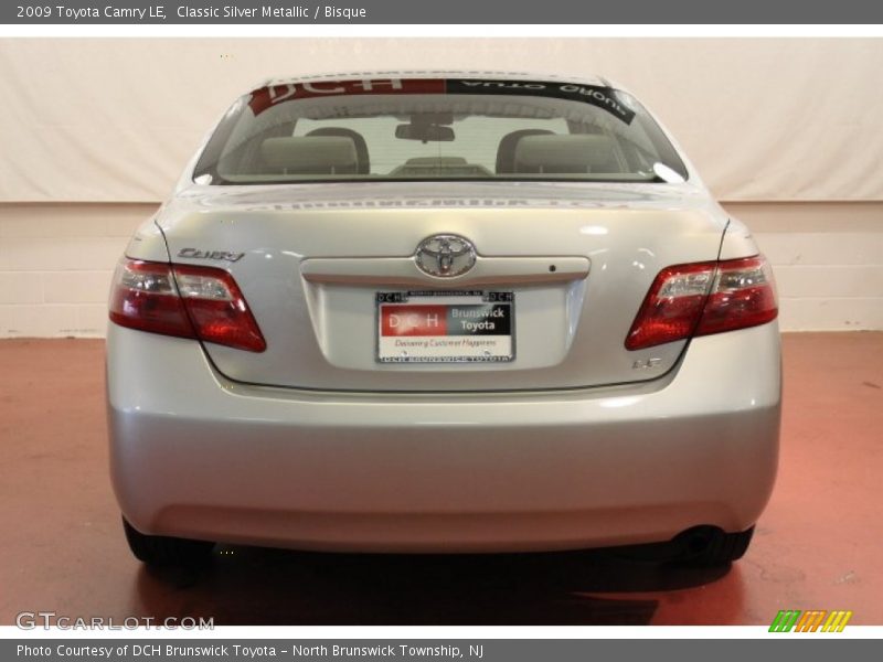 Classic Silver Metallic / Bisque 2009 Toyota Camry LE