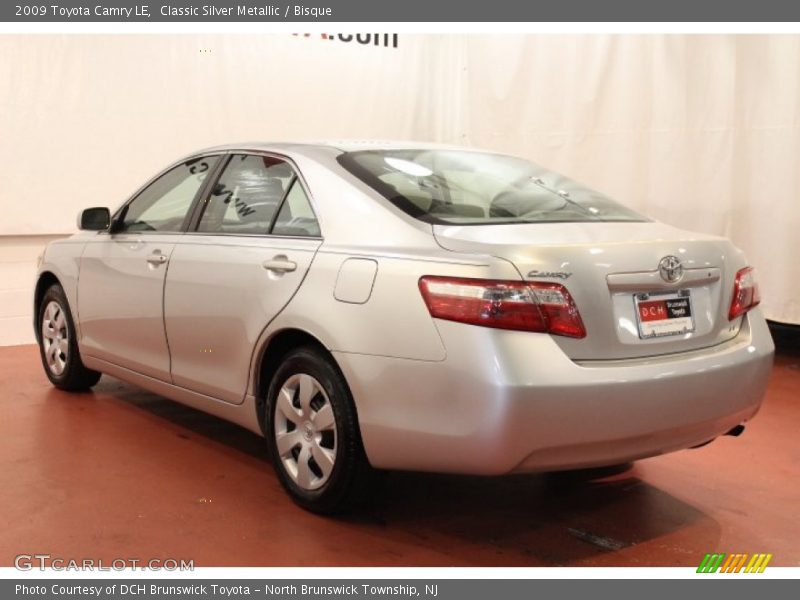 Classic Silver Metallic / Bisque 2009 Toyota Camry LE