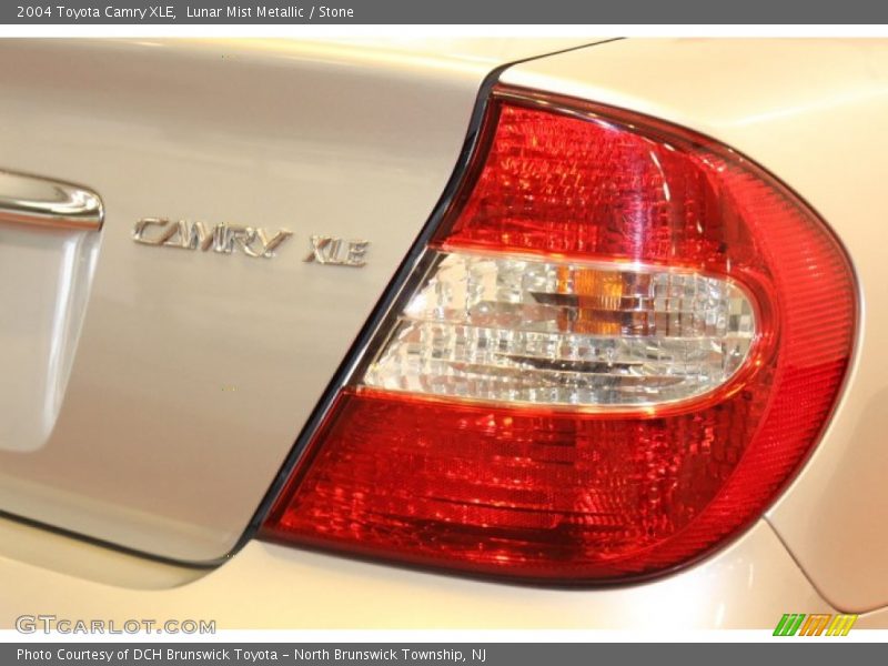 Lunar Mist Metallic / Stone 2004 Toyota Camry XLE