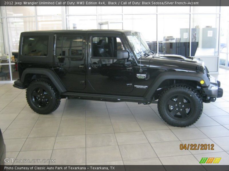 Black / Call of Duty: Black Sedosa/Silver French-Accent 2012 Jeep Wrangler Unlimited Call of Duty: MW3 Edition 4x4