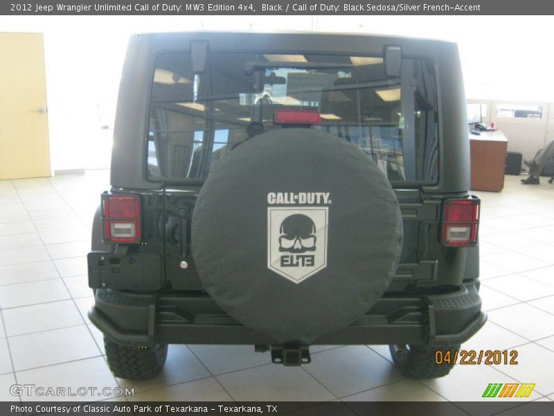 Black / Call of Duty: Black Sedosa/Silver French-Accent 2012 Jeep Wrangler Unlimited Call of Duty: MW3 Edition 4x4