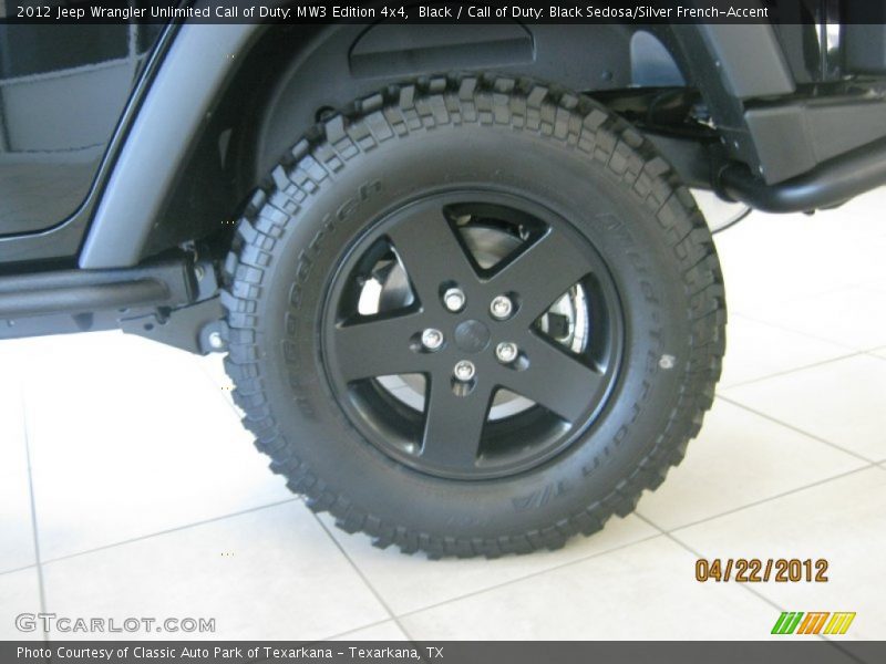 Black / Call of Duty: Black Sedosa/Silver French-Accent 2012 Jeep Wrangler Unlimited Call of Duty: MW3 Edition 4x4