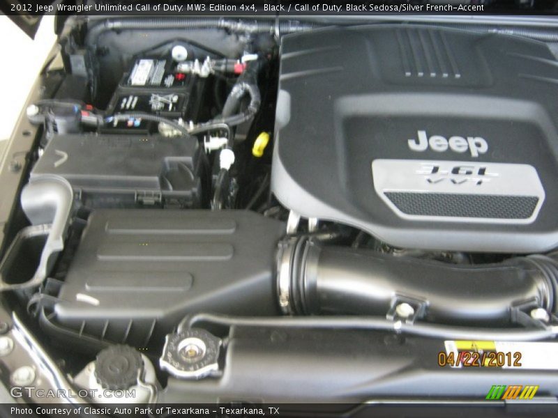 Black / Call of Duty: Black Sedosa/Silver French-Accent 2012 Jeep Wrangler Unlimited Call of Duty: MW3 Edition 4x4