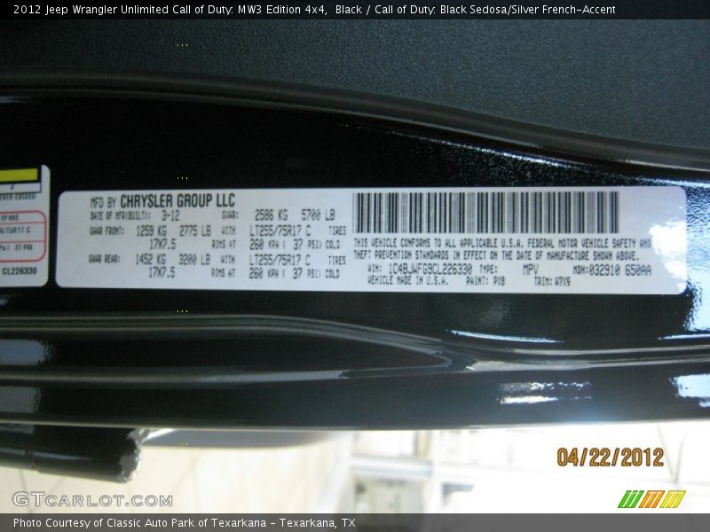 Black / Call of Duty: Black Sedosa/Silver French-Accent 2012 Jeep Wrangler Unlimited Call of Duty: MW3 Edition 4x4