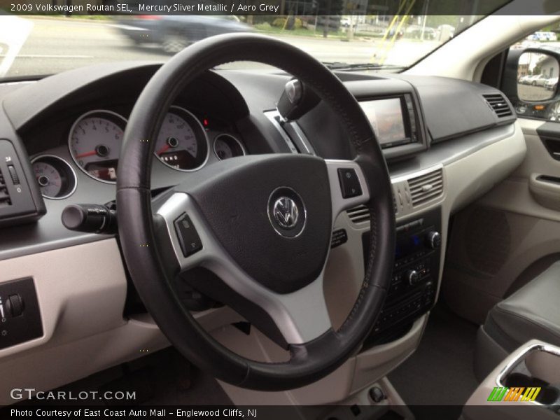 Mercury Sliver Metallic / Aero Grey 2009 Volkswagen Routan SEL