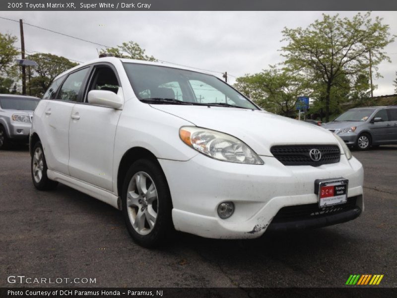 Super White / Dark Gray 2005 Toyota Matrix XR