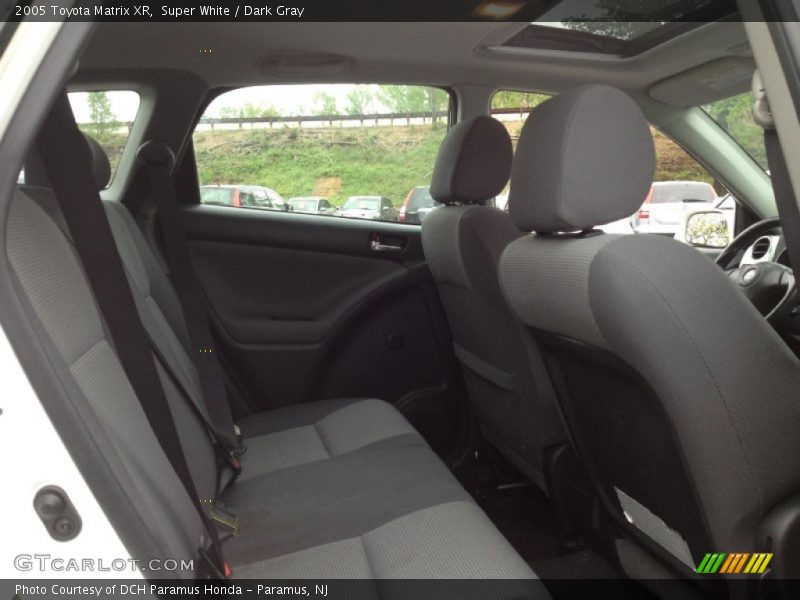 Super White / Dark Gray 2005 Toyota Matrix XR
