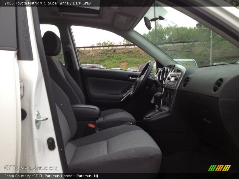 Super White / Dark Gray 2005 Toyota Matrix XR