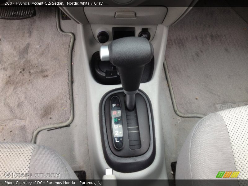 Nordic White / Gray 2007 Hyundai Accent GLS Sedan