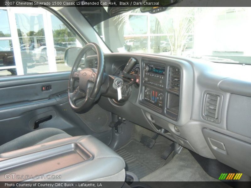 Black / Dark Charcoal 2007 Chevrolet Silverado 1500 Classic LS Extended Cab 4x4