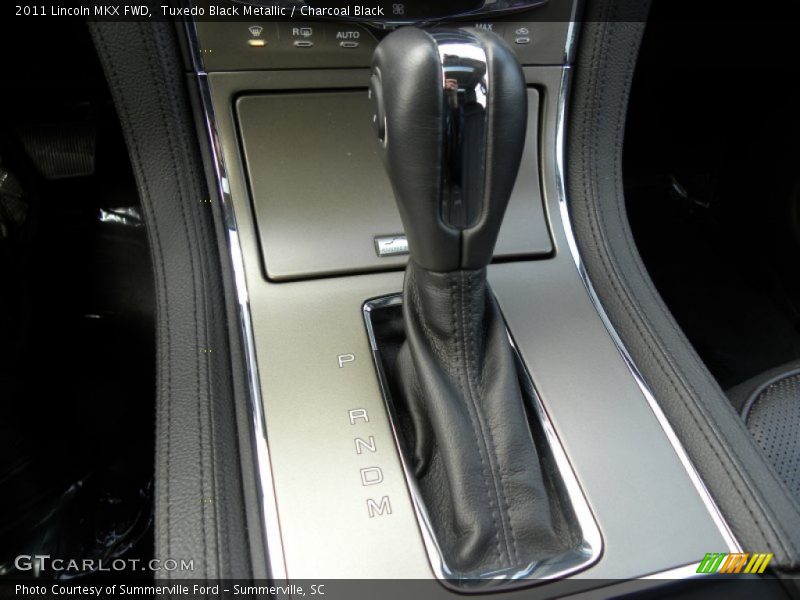 Tuxedo Black Metallic / Charcoal Black 2011 Lincoln MKX FWD