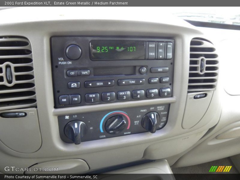 Estate Green Metallic / Medium Parchment 2001 Ford Expedition XLT
