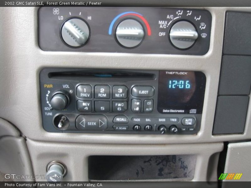 Forest Green Metallic / Pewter 2002 GMC Safari SLE