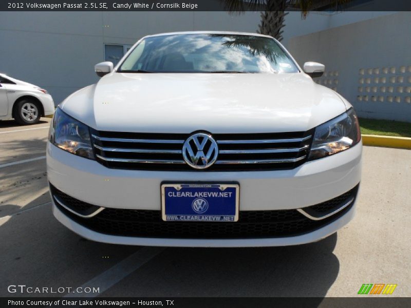 Candy White / Cornsilk Beige 2012 Volkswagen Passat 2.5L SE