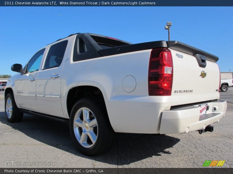 White Diamond Tricoat / Dark Cashmere/Light Cashmere 2011 Chevrolet Avalanche LTZ