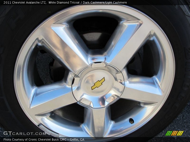 White Diamond Tricoat / Dark Cashmere/Light Cashmere 2011 Chevrolet Avalanche LTZ