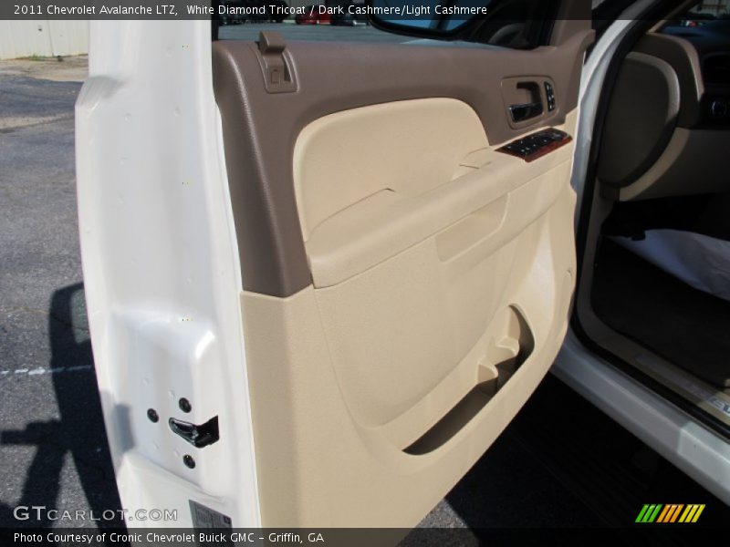 White Diamond Tricoat / Dark Cashmere/Light Cashmere 2011 Chevrolet Avalanche LTZ