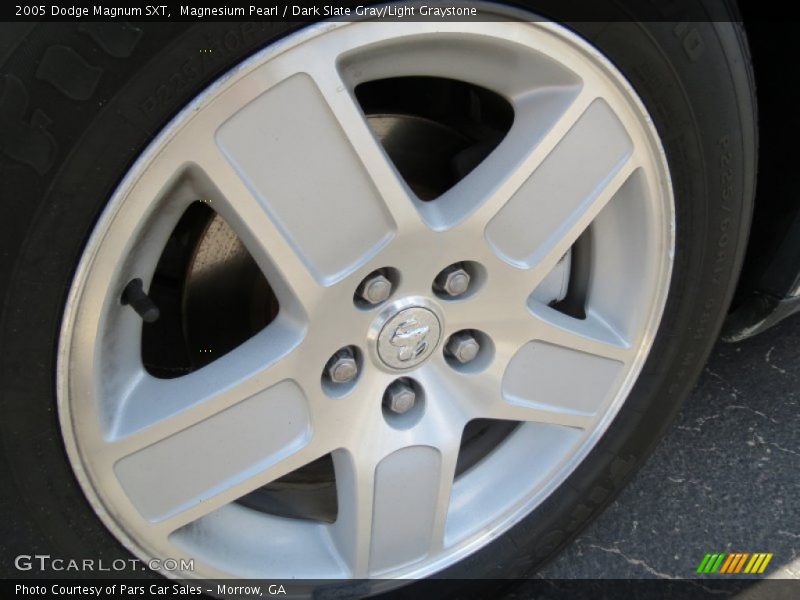 Magnesium Pearl / Dark Slate Gray/Light Graystone 2005 Dodge Magnum SXT