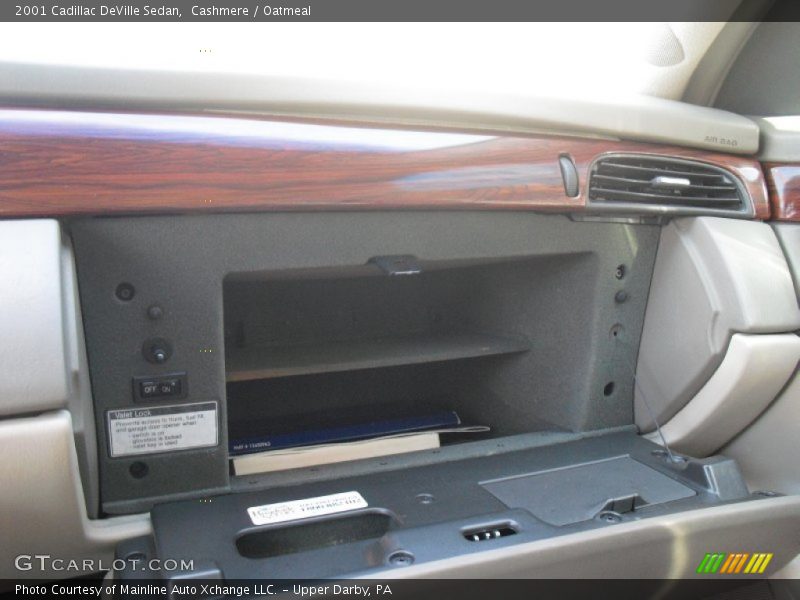 Cashmere / Oatmeal 2001 Cadillac DeVille Sedan