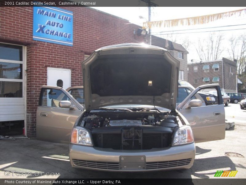 Cashmere / Oatmeal 2001 Cadillac DeVille Sedan