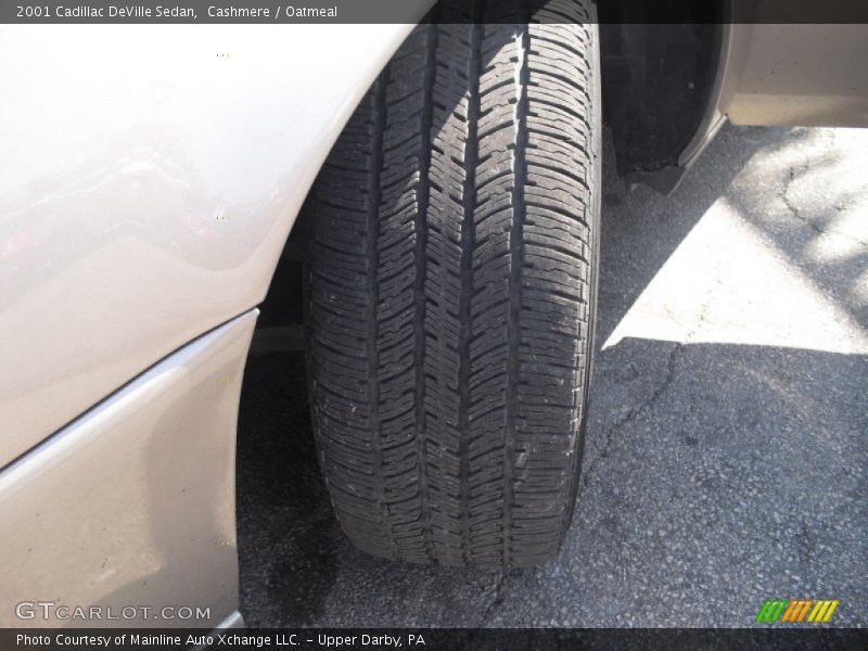 Cashmere / Oatmeal 2001 Cadillac DeVille Sedan