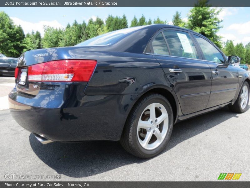 Ultra Silver Metallic / Graphite 2002 Pontiac Sunfire SE Sedan