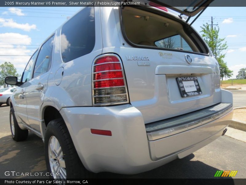 Silver Metallic / Pebble/Light Parchment 2005 Mercury Mariner V6 Premier