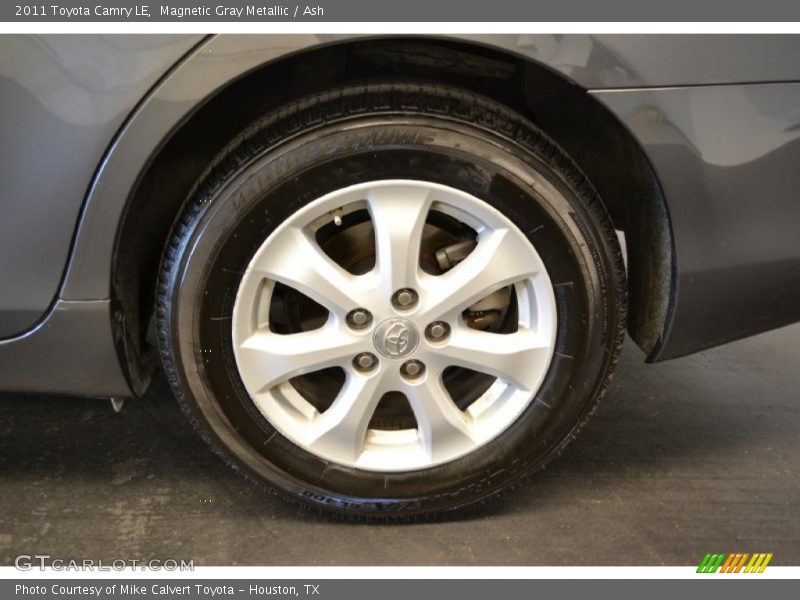 Magnetic Gray Metallic / Ash 2011 Toyota Camry LE
