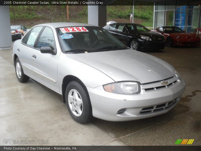 Ultra Silver Metallic / Graphite Gray 2005 Chevrolet Cavalier Sedan