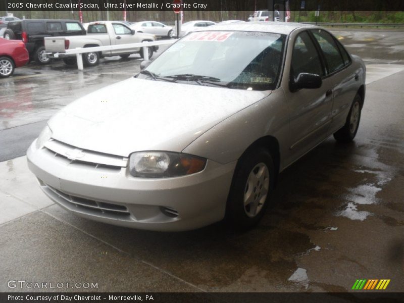 Ultra Silver Metallic / Graphite Gray 2005 Chevrolet Cavalier Sedan