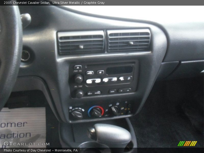 Ultra Silver Metallic / Graphite Gray 2005 Chevrolet Cavalier Sedan