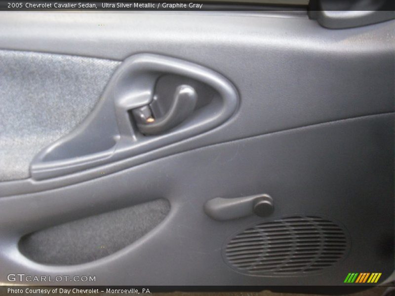 Ultra Silver Metallic / Graphite Gray 2005 Chevrolet Cavalier Sedan