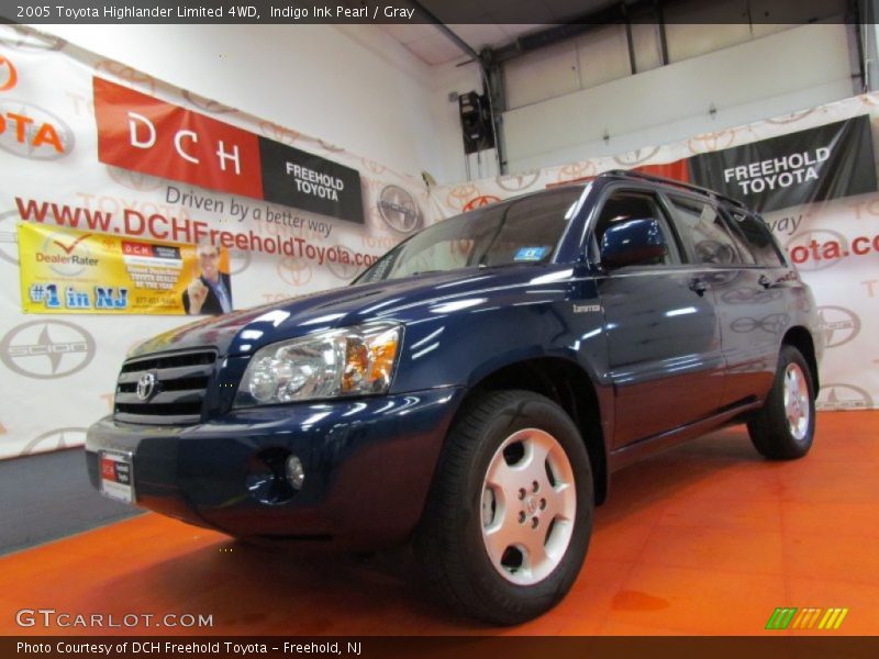 Indigo Ink Pearl / Gray 2005 Toyota Highlander Limited 4WD