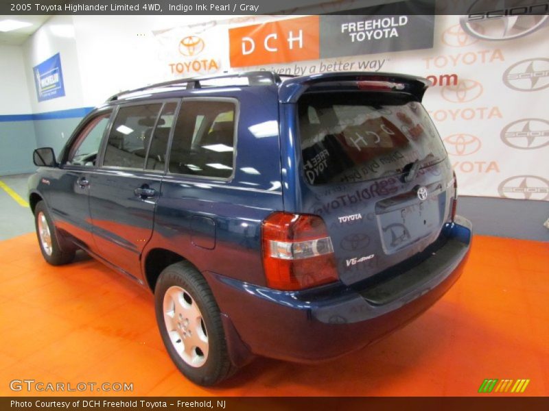 Indigo Ink Pearl / Gray 2005 Toyota Highlander Limited 4WD