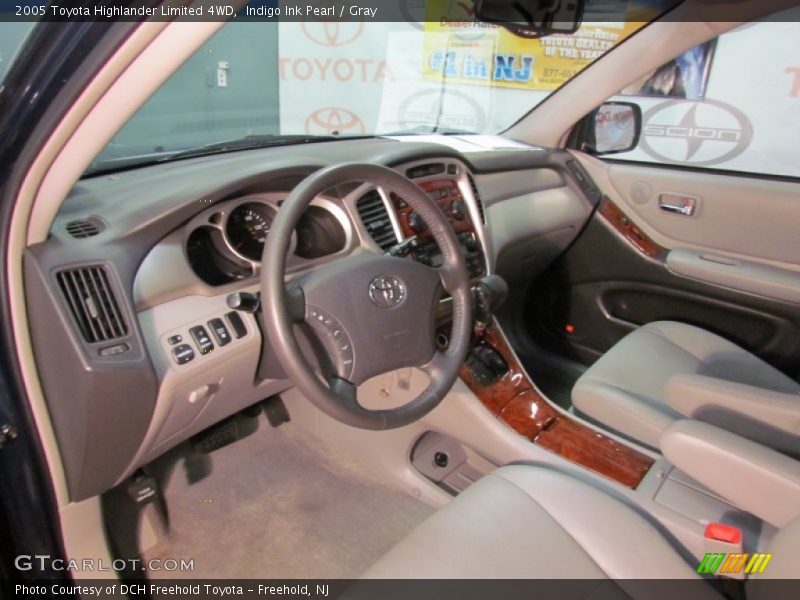 Indigo Ink Pearl / Gray 2005 Toyota Highlander Limited 4WD