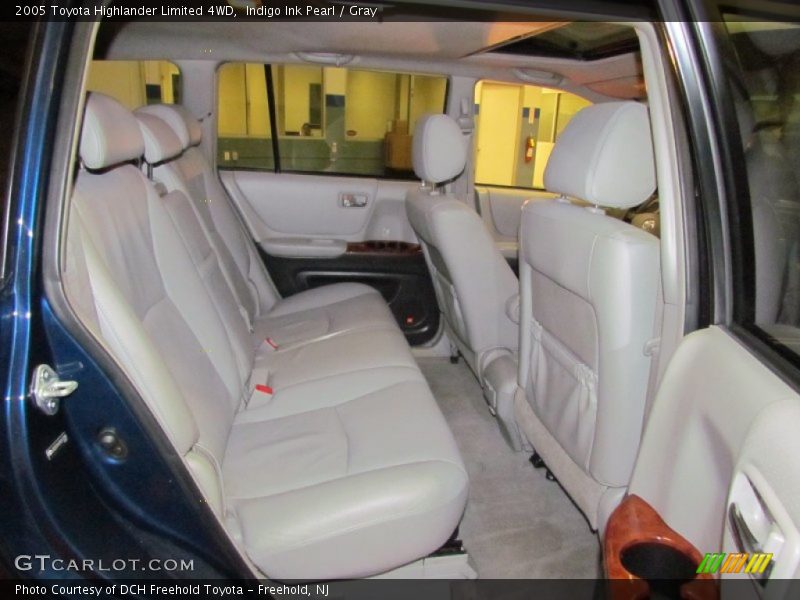 Indigo Ink Pearl / Gray 2005 Toyota Highlander Limited 4WD