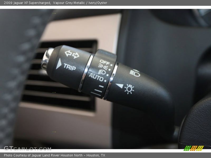 Controls of 2009 XF Supercharged
