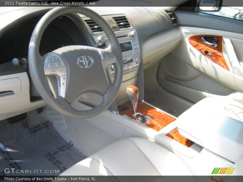 Aloe Green Metallic / Ash 2011 Toyota Camry XLE