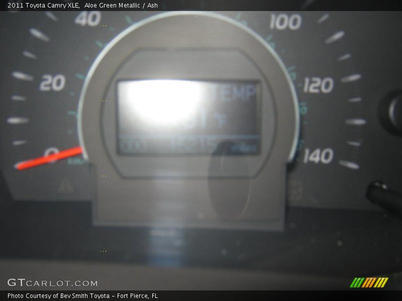 Aloe Green Metallic / Ash 2011 Toyota Camry XLE
