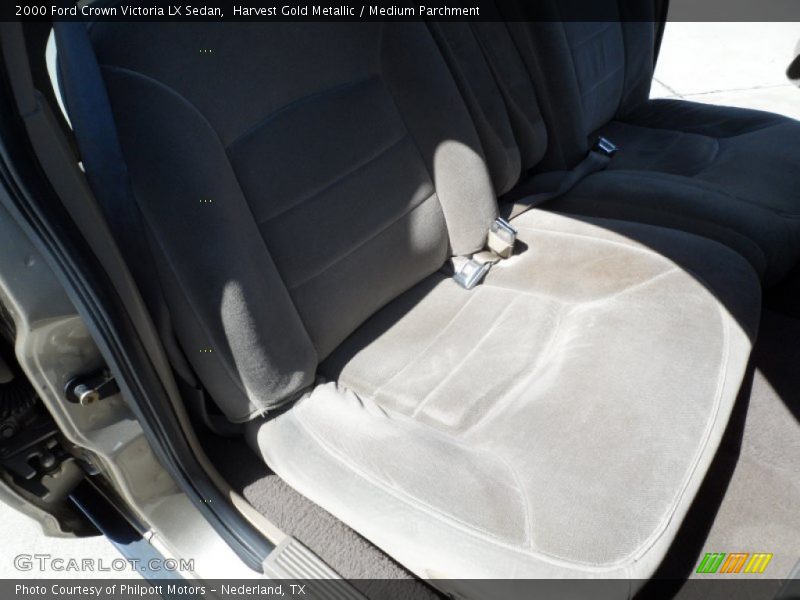Harvest Gold Metallic / Medium Parchment 2000 Ford Crown Victoria LX Sedan