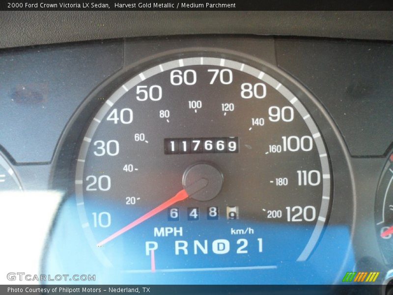 Harvest Gold Metallic / Medium Parchment 2000 Ford Crown Victoria LX Sedan