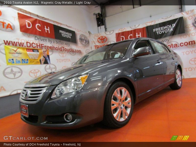 Magnetic Gray Metallic / Light Gray 2010 Toyota Avalon XLS