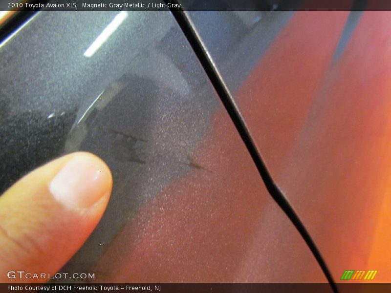 Magnetic Gray Metallic / Light Gray 2010 Toyota Avalon XLS