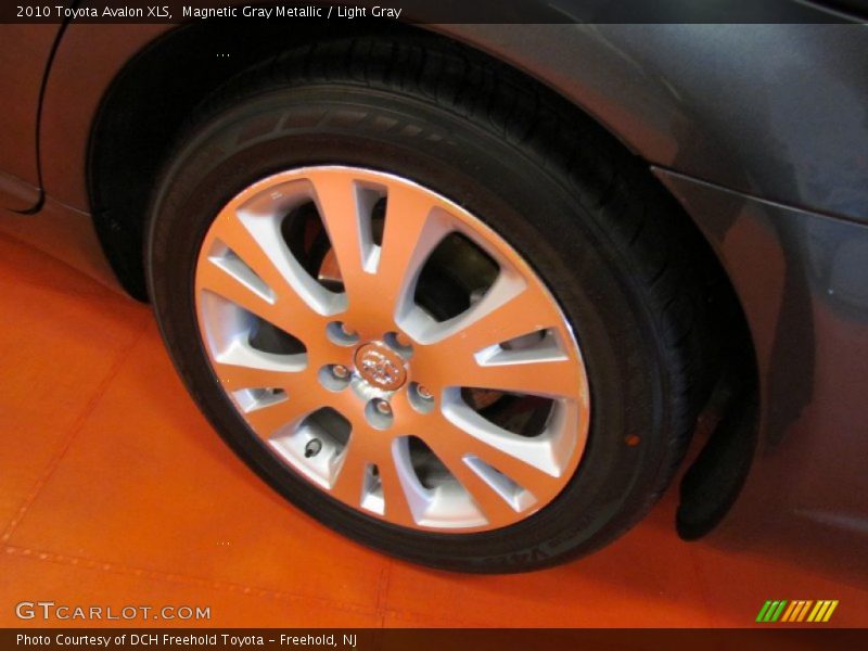 Magnetic Gray Metallic / Light Gray 2010 Toyota Avalon XLS